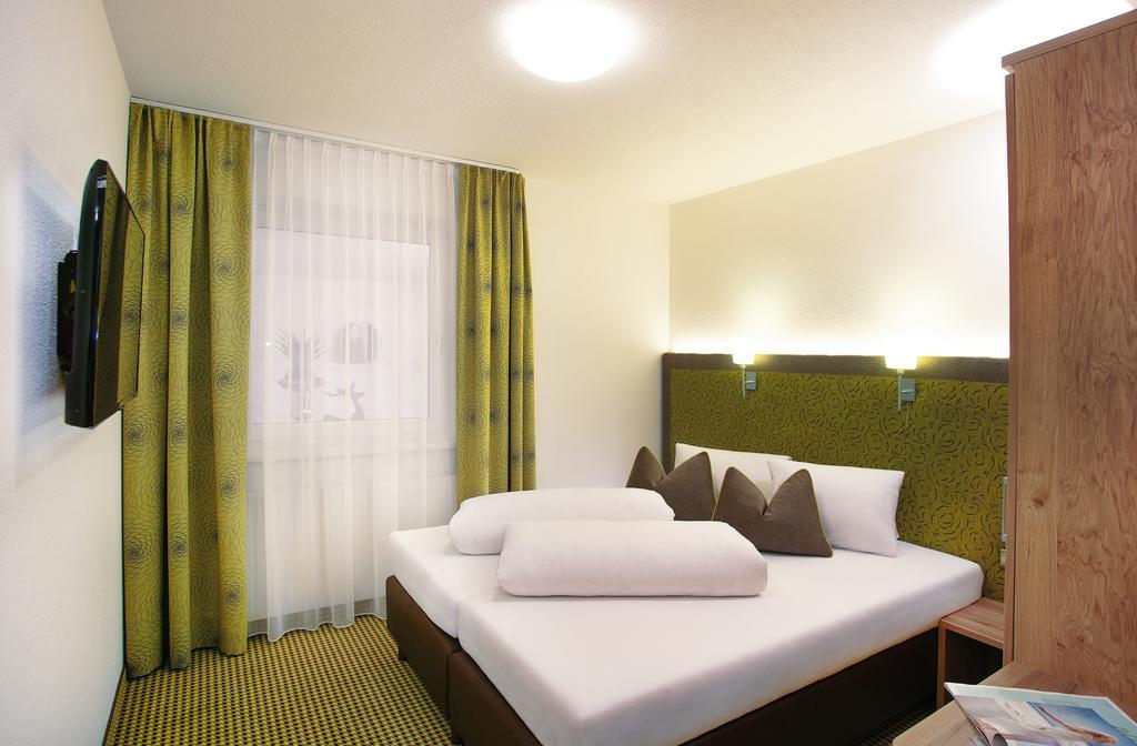 Hotel Garni Chasa Sulai Ischgl Værelse billede